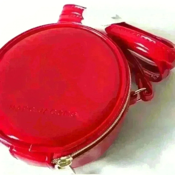 Marc Jacobs NWT Mini 4" Red Patent Leather Crossbody Round Circle Canteen Bag - Picture 5 of 11